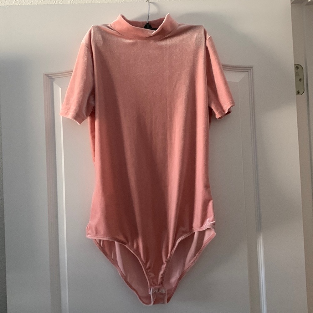Beautiful Pink Velvet Bodysuit 💗
